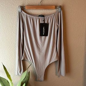 NWT Pretty Little Thing Off the Shoulder Bodysuit